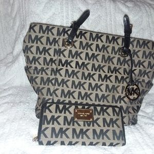 Michael Kors purse and matching wallet